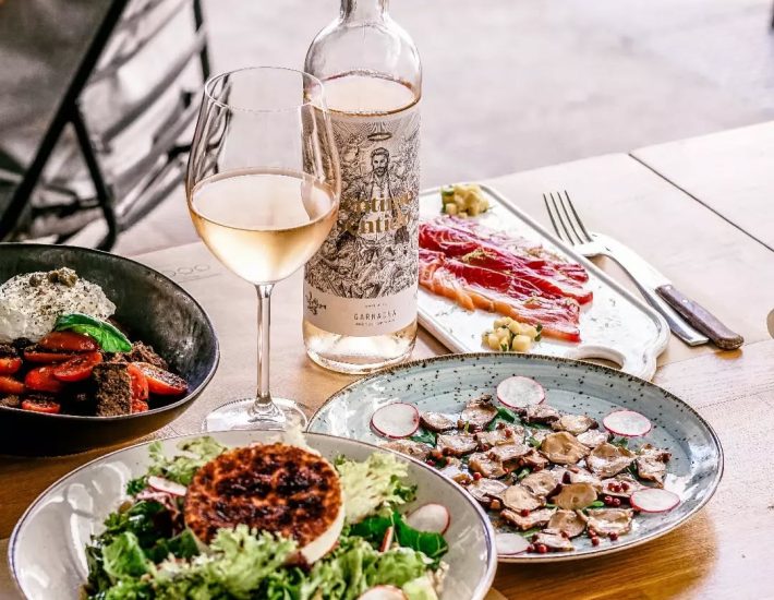 Πάνε οι Νότιοι στα Εξάρχεια; Ναι (και έχουμε όλες τις προτάσεις για φαγητό, γλυκό και ποτό που αξίζουν το ταξίδι)