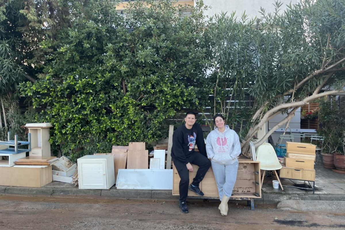 Βάρη, μια εβδομάδα μετά την καταστροφή: Η ιστορία της Ιωάννας και του Κωνσταντίνου