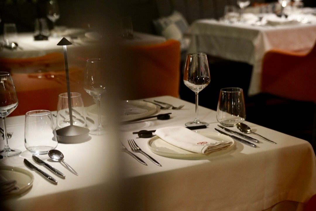 Mylos: Το fine dining εστιατόριο της Σαντορίνης ήρθε στη Γλυφάδα