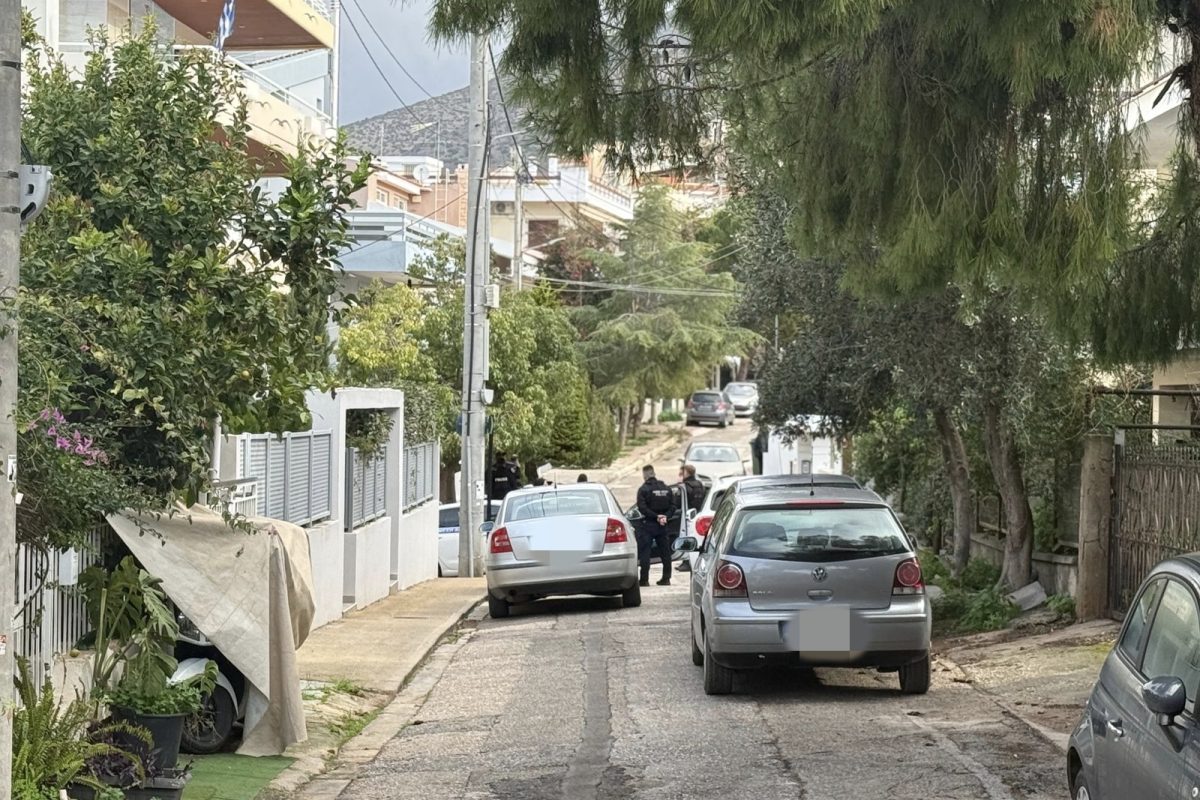 Γλυφάδα: «Παιδί μου, μην με σκοτώνεις άλλο, πέθανα» – Τα τελευταία λόγια του 80χρονου που τον μαχαίρωσε μέχρι θανάτου ο γιος του