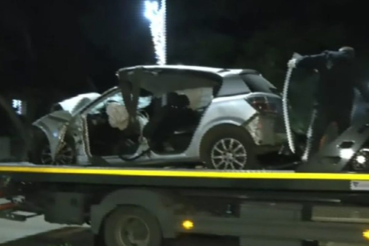 Νέα Σμύρνη: Σοβαρό τροχαίο με δύο τραυματίες στις γραμμές του τραμ