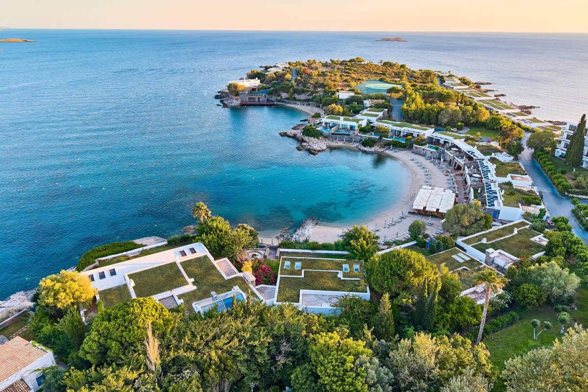 Grand Resort Lagonissi: Το resort υποδέχεται την καλοκαιρινή περίοδο στις 26 Μαρτίου