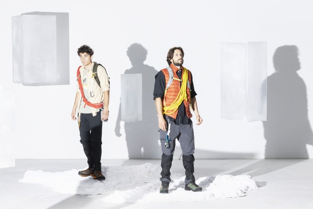 «Μια αχόρταγη σκιά» έρχεται στη Μικρή Σκηνή της Στέγης