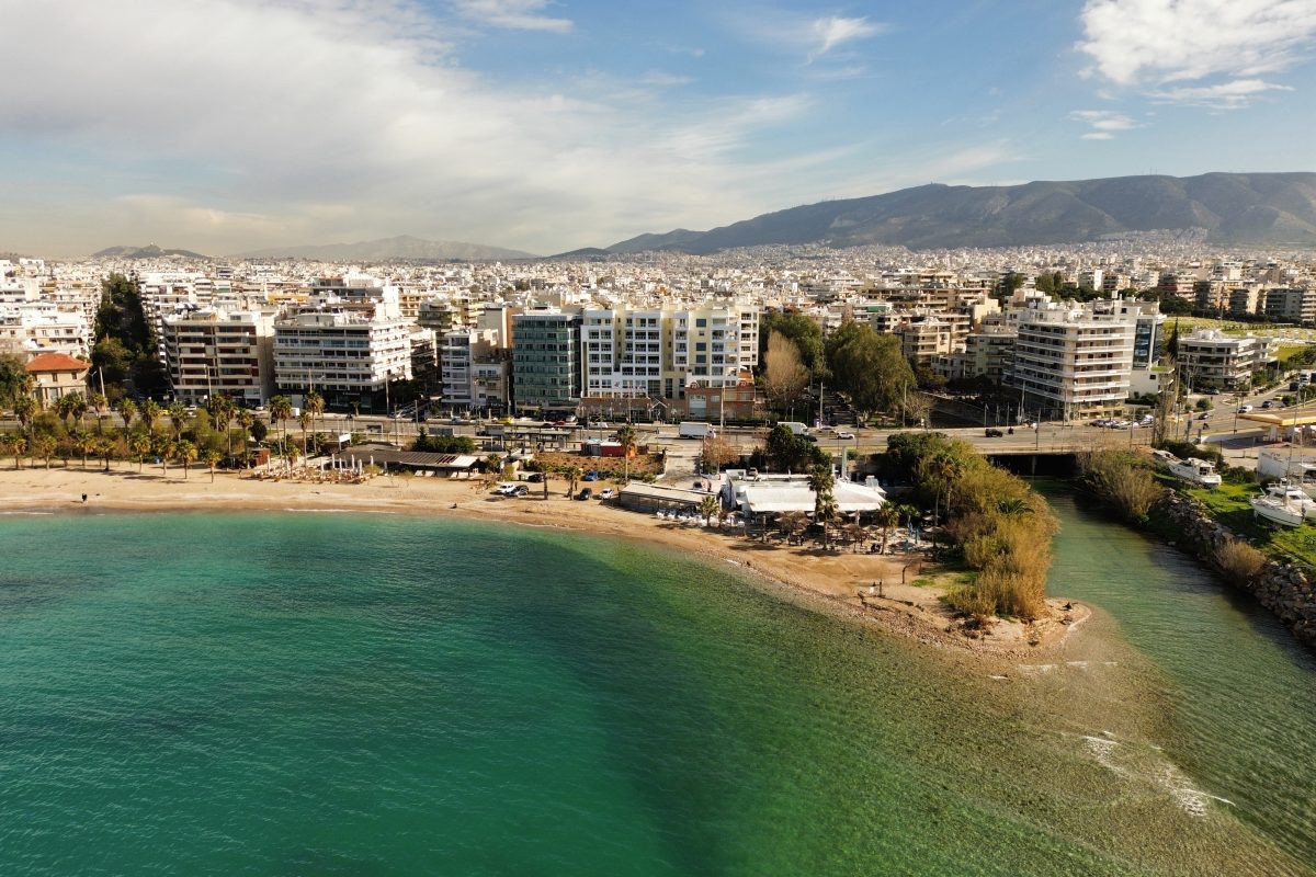 Λογοτεχνικός περίπατος στο Παλαιό Φάληρο: Ανακαλύπτοντας τις κρυμμένες ιστορίες της πόλης