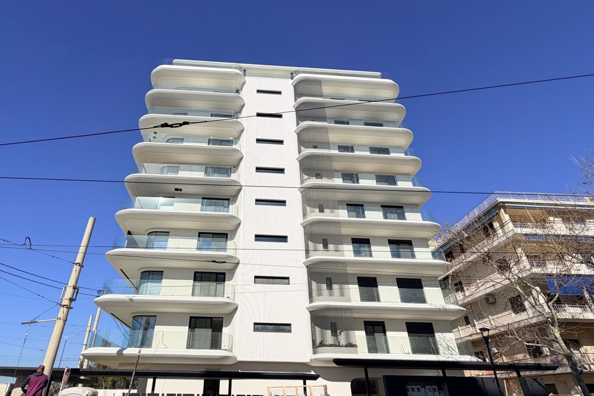 Το τελευταίο «κεφάλαιο» του Πράπα: Ολοκληρώνεται η πολυκατοικία στο ιστορικό οικόπεδο της παραλιακής