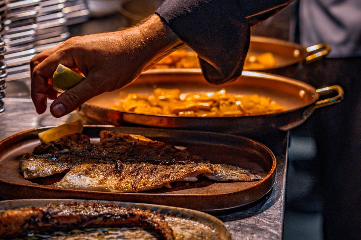 Αστακός, ένα ψαροχώρι κρυμμένο στην αγκαλιά της Γλυφάδας