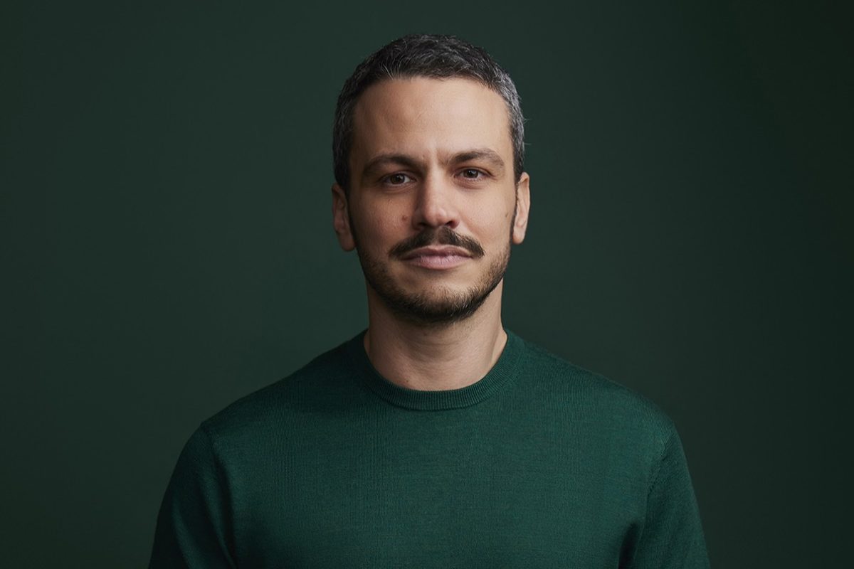 Ποιος είναι ο Κώστας Στασινόπουλος που αναλαμβάνει Διευθυντής Εκθέσεων και Προγραμμάτων στο Kyklos του Πειραιά