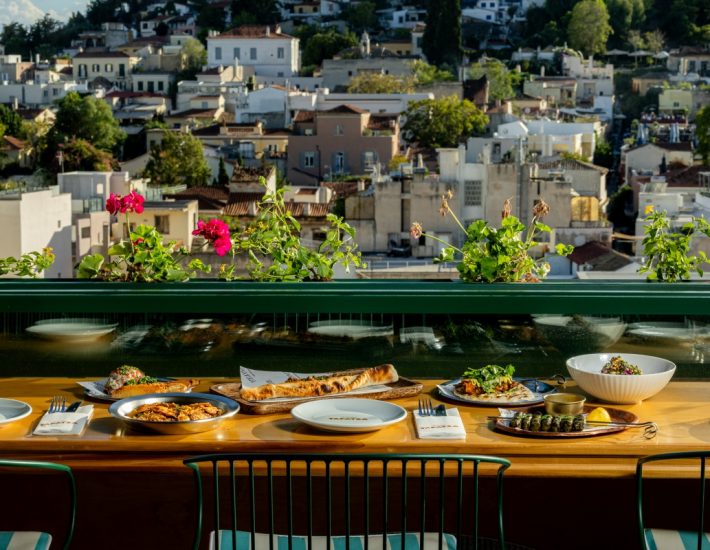 Γιατί να πας στην Αθηναϊκή Ταράτσα ακόμη και αν δεν θέλεις την Ακρόπολη στο πιάτο