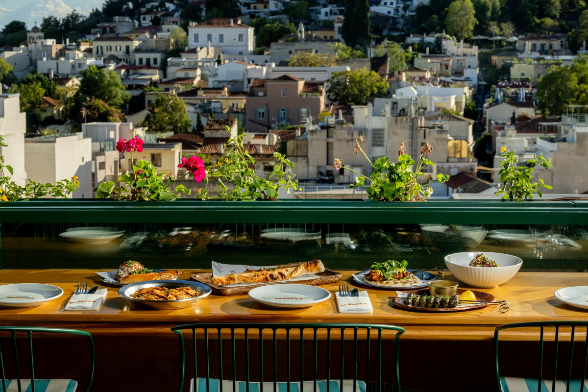 Γιατί να πας στην Αθηναϊκή Ταράτσα ακόμη και αν δεν θέλεις την Ακρόπολη στο πιάτο