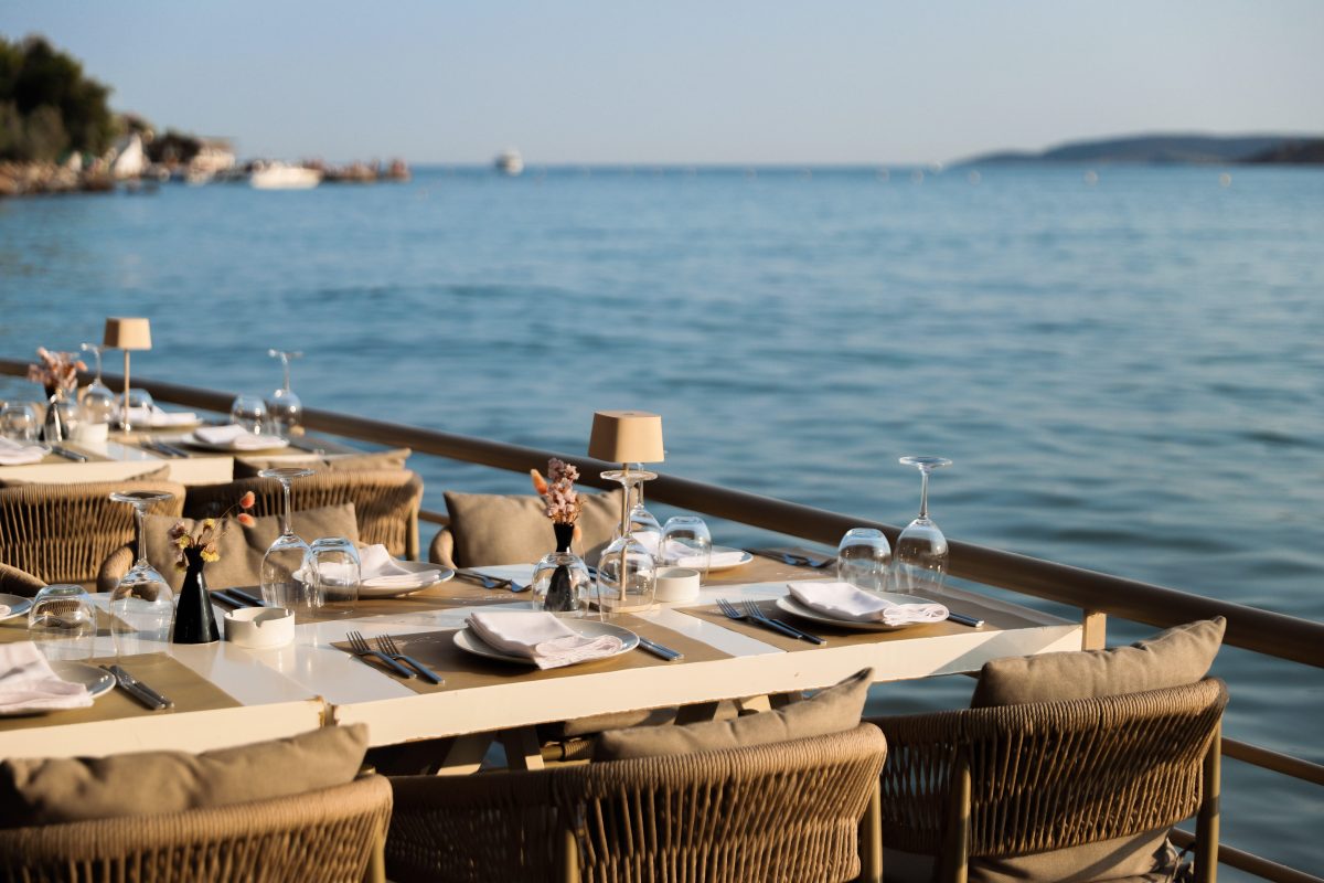 Blue Fish, το ψάρι πάνω ακριβώς στο κύμα