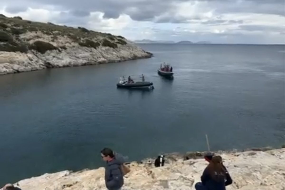 Λιμανάκια Βουλιαγμένης: Πολύωρη επιχείρηση διάσωσης δύτη που εγκλωβίστηκε