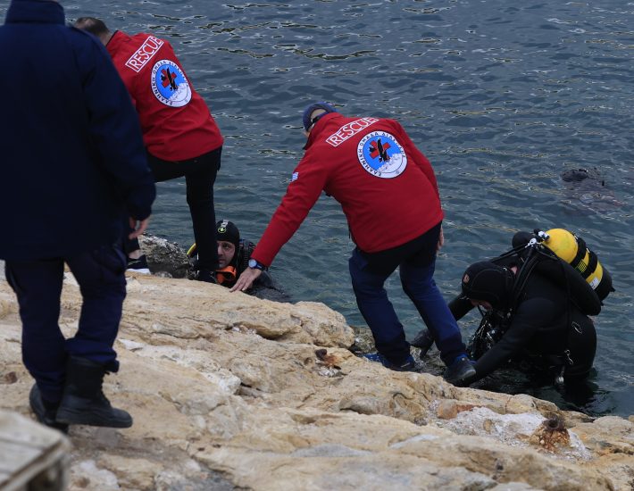 Ποιος είναι ο 34χρονος δύτης που αγνοείται στα Λιμανάκια Βουλιαγμένης – Έμενε μόνιμα στη Βούλα