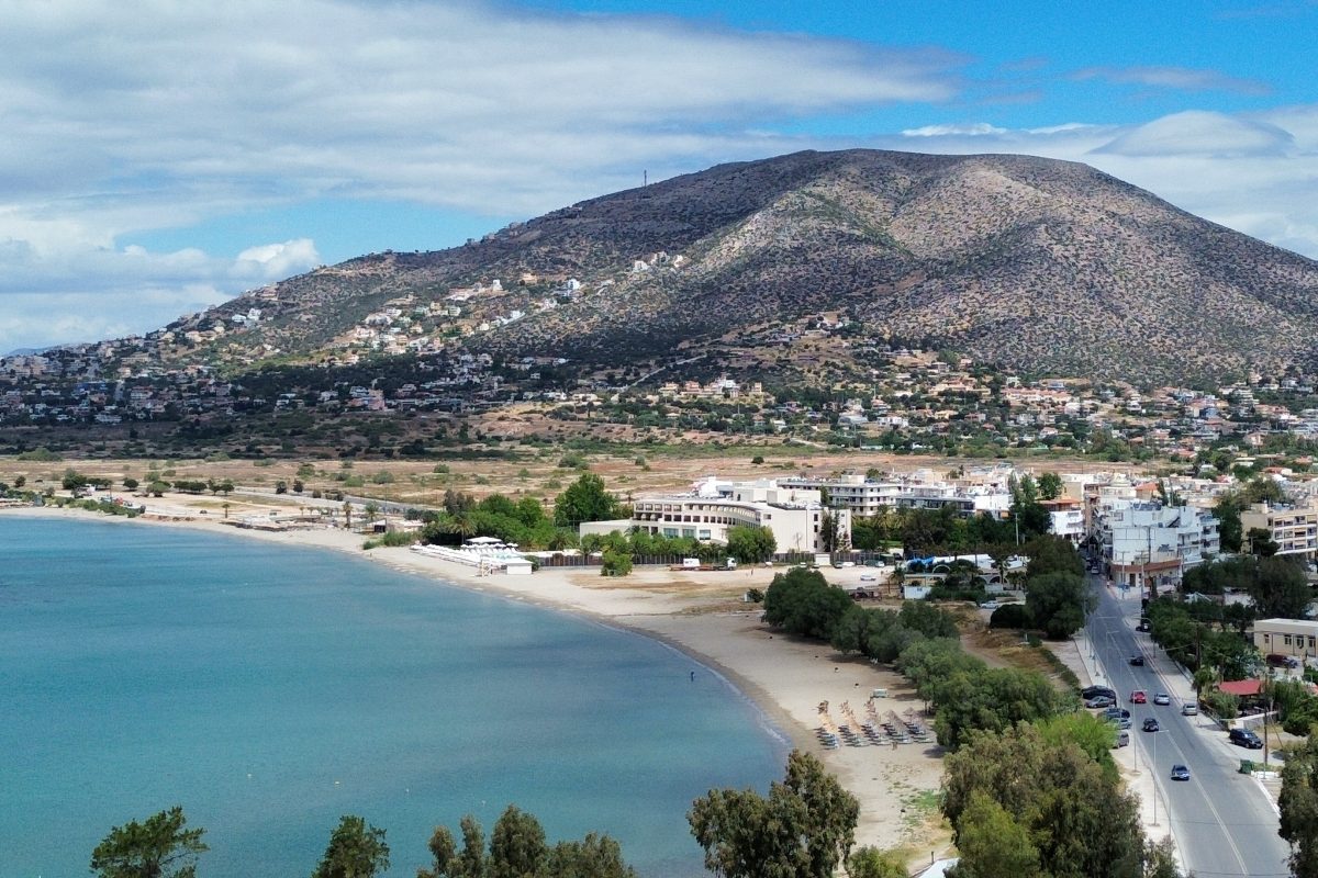 Τσαντιρομαχαλάς στην παραλία της Παλαιάς Φώκαιας