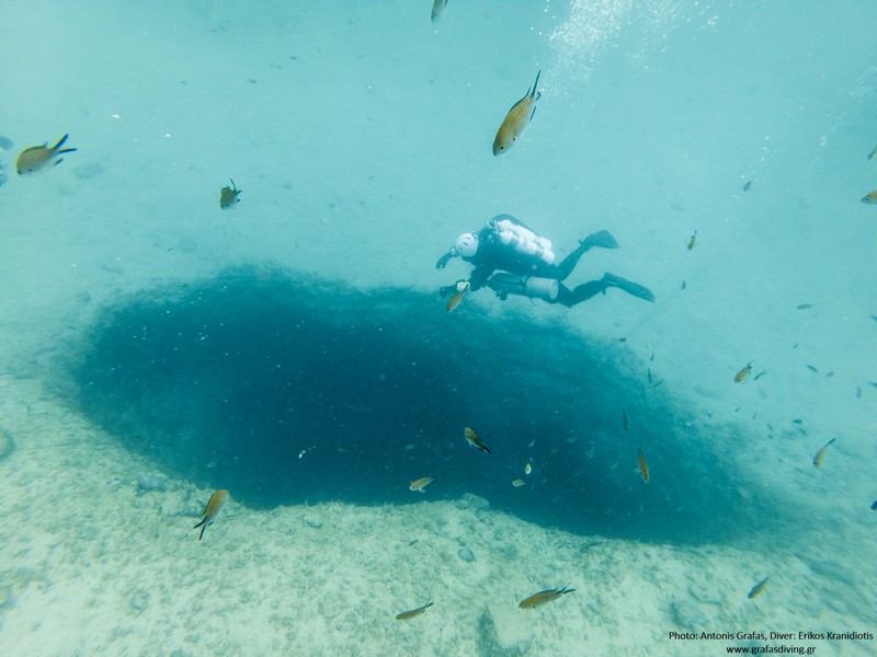 «Πηγάδι του Διαβόλου»: Η ομάδα του Αντώνη Γράφα στην καρδιά της επιχείρησης στα Λιμανάκια
