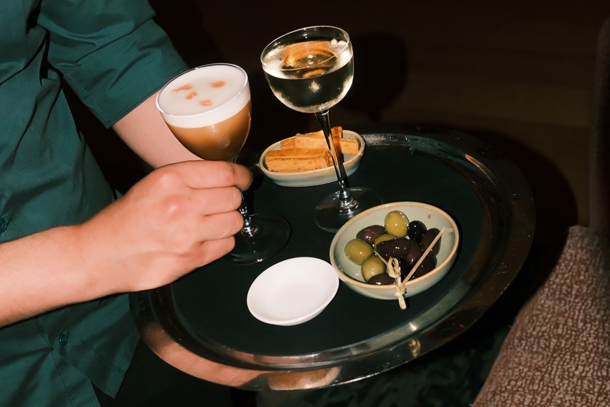 Βουλιαγμένη: Το Great Sunday Club επιστρέφει στο Avra Bar με μια διαπολιτισμική mixology γιορτή