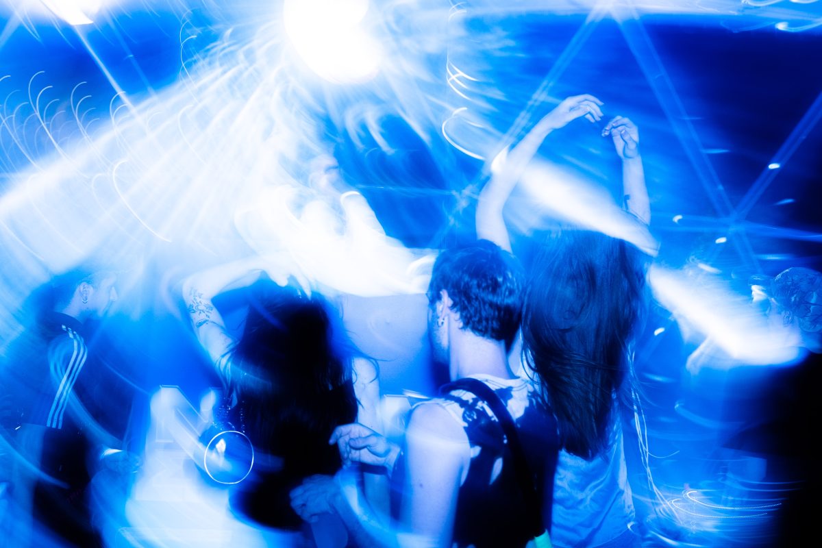 ΚΠΙΣΝ: «Μπλιμπλίκια» από το SNFCC Youth Council – Μια βραδιά αυτοσχεδιασμού και live ήχου χωρίς κανόνες