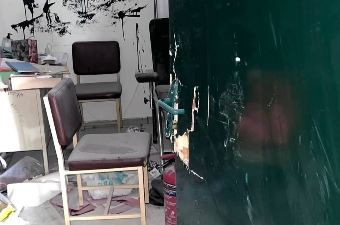 Βανδαλισμός σχολείου στη Γλυφάδα: «Δεν έχουμε ξαναδεί κάτι τέτοιο», λένε η αντιδήμαρχος Παιδείας και η πρόεδρος του Συλλόγου Γονέων