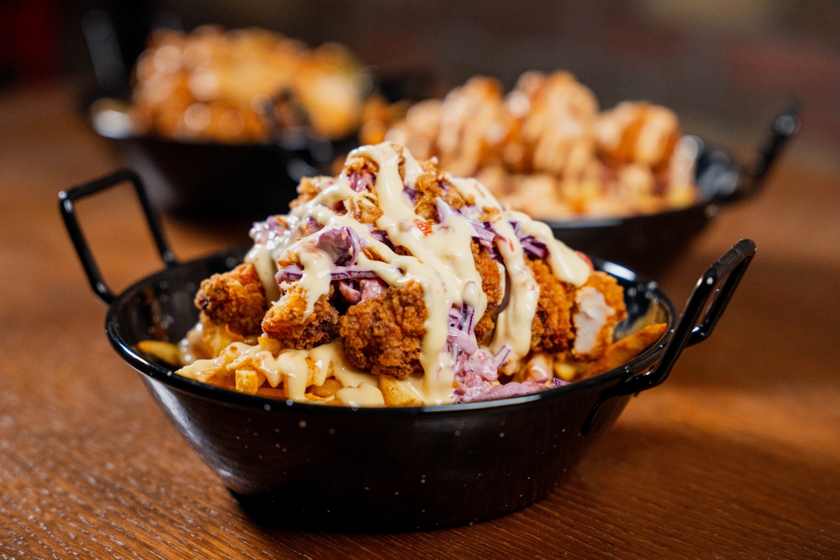 Chicken takes over: Νέο burger και Chicken Bowls στα Μπαρ Μπεε Κιου