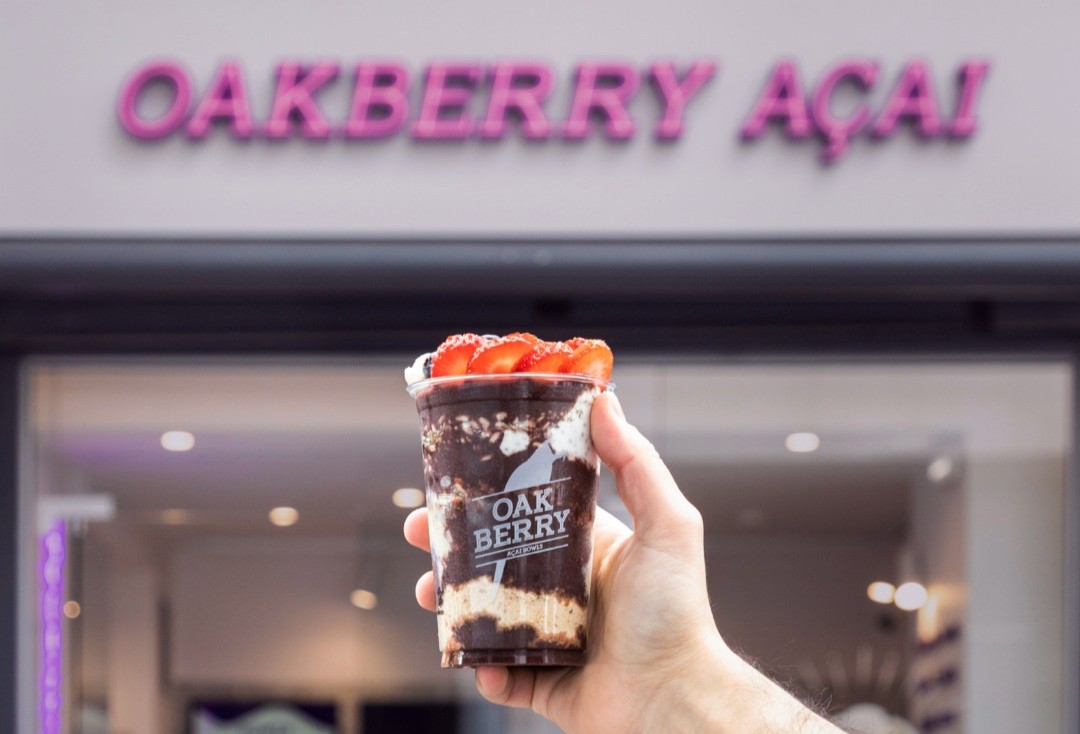 Oakberry: Το γνωστό acai brand άνοιξε στη Γλυφάδα
