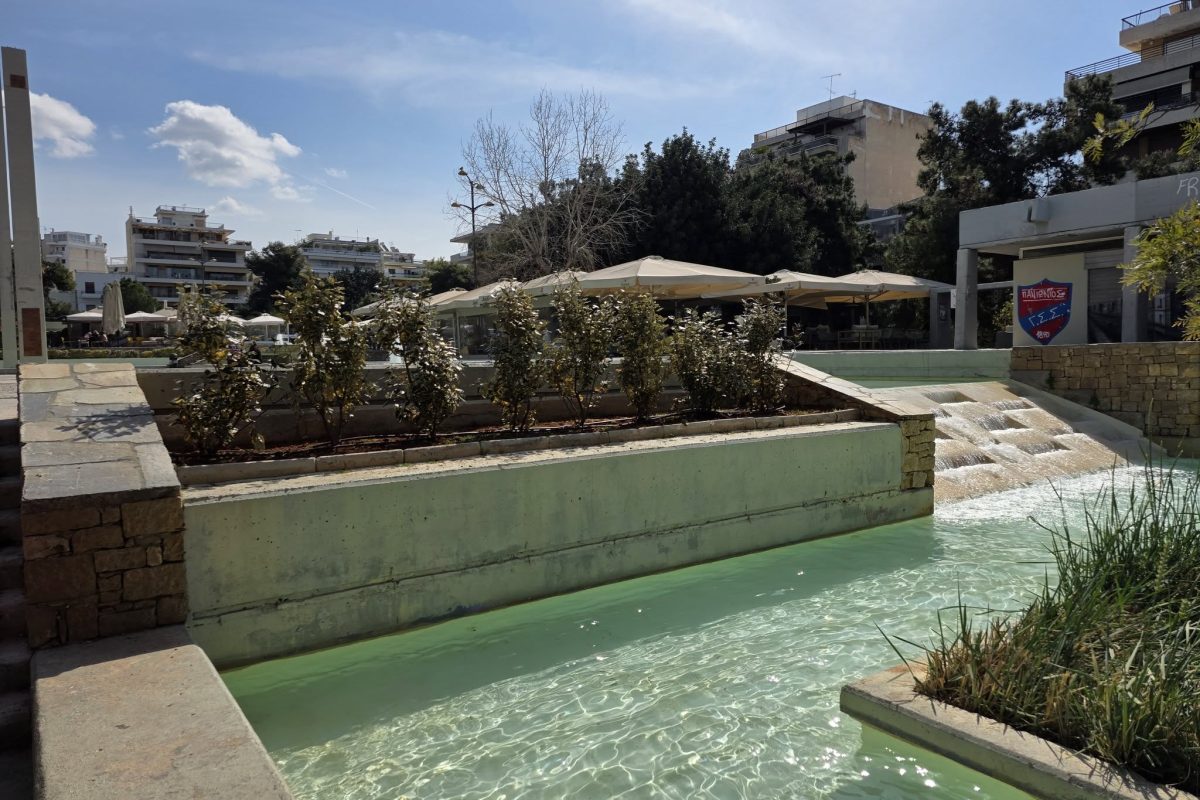 Νέα Σμύρνη: Εργασίες συντήρησης και φύτευσης στην Κεντρική Πλατεία