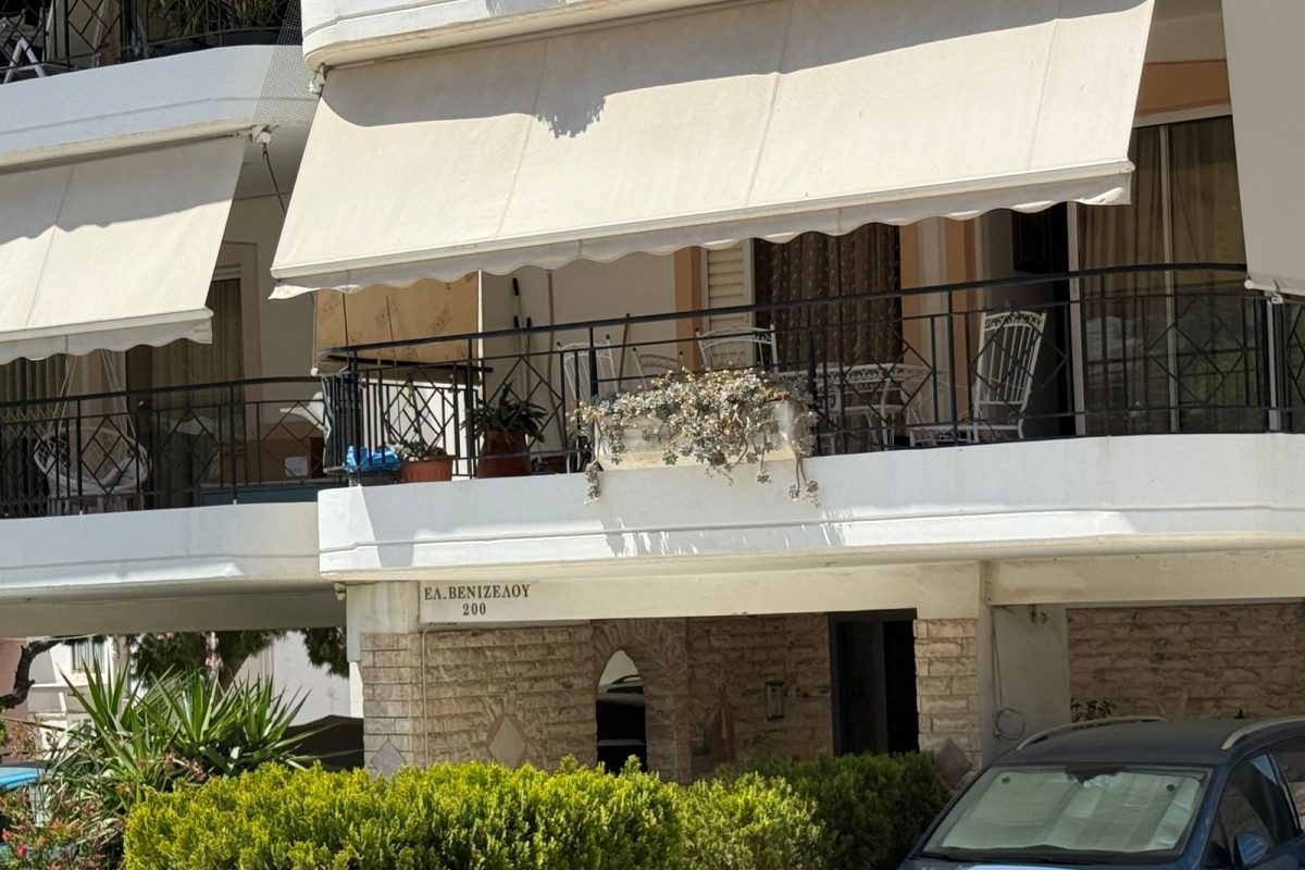 Ηλιούπολη: Βρέθηκε σημείωμα αυτοκτονίας από τις 17χρονες που έπεσαν από την ταράτσα
