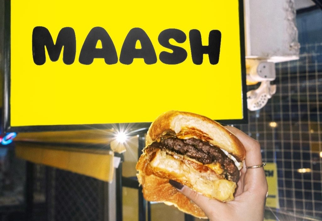 Maash Burgers: Η νέα στάση για smashed burgers στη Νέα Σμύρνη