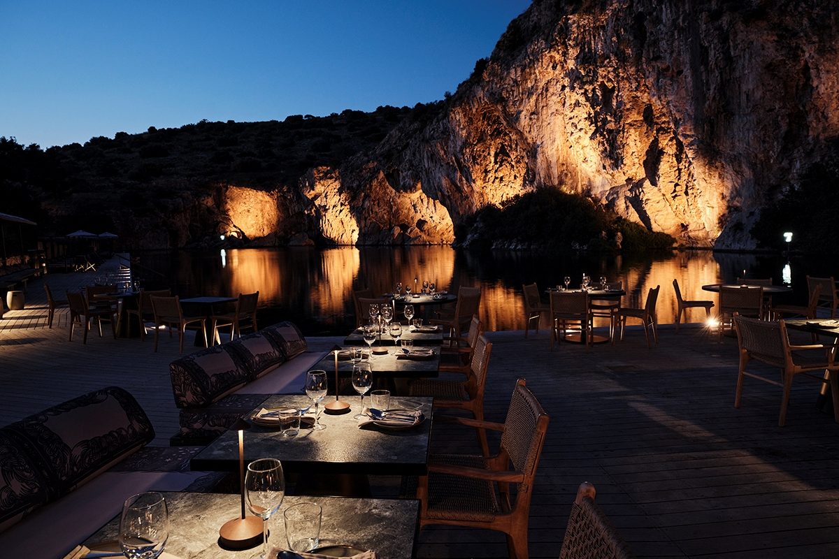 Abra Ovata: The Rebirth of Taste στις όχθες της Λίμνης Βουλιαγμένης