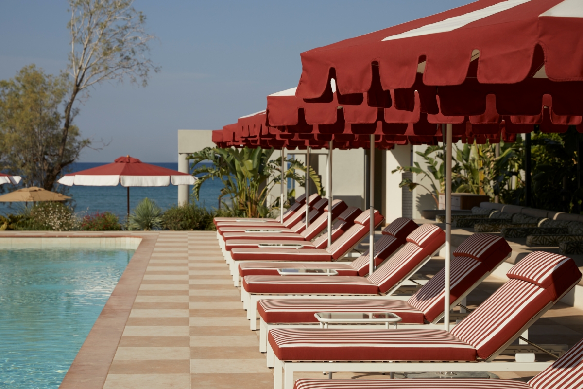 Poolside Reflections: Όσα ξέρουμε για τα κυριακάτικα pool parties στα Αστέρια Γλυφάδας