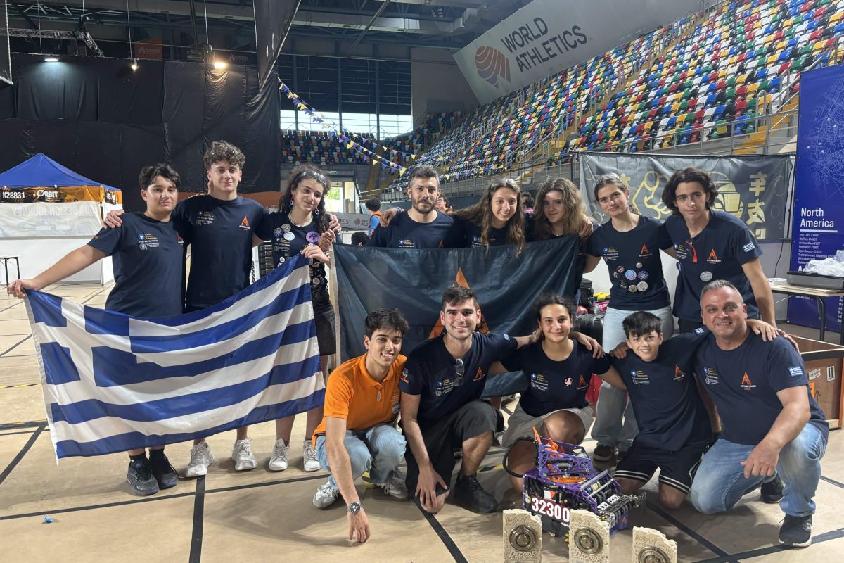 Πώς μια «μικρή» ομάδα από τον Δήμο 3Β κατέκτησε την κορυφή του κόσμου στη ρομποτική
