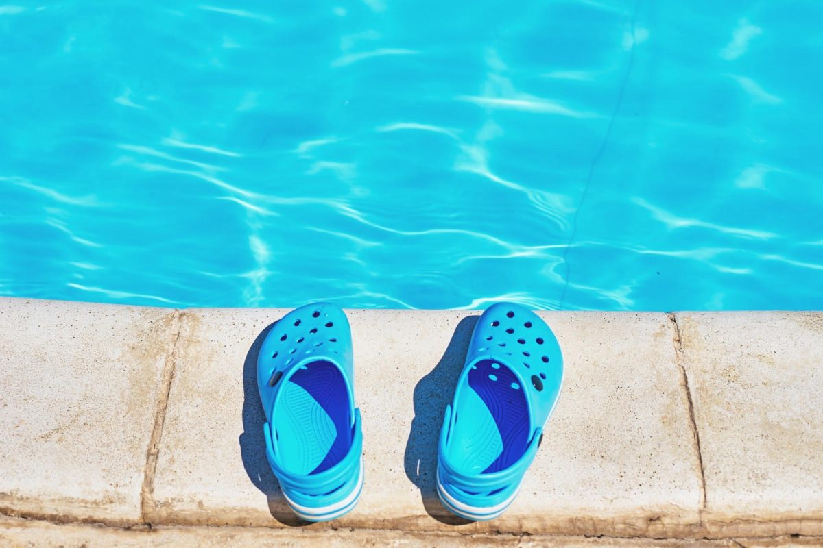 Crocs και havaianas κατακτούν το φετινό ελληνικό καλοκαίρι