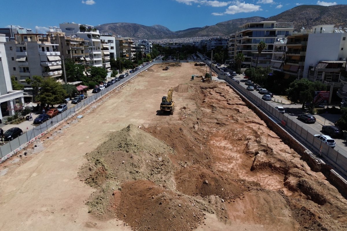 Εσπλανάδα και υπόγειο πάρκινγκ στη Γλυφάδα: Ο χρόνος του Ταμείου Ανάκαμψης τελειώνει και το μεγαλύτερο έργο της πόλης βρίσκεται στον αέρα