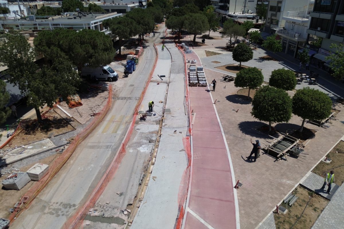 Έκτακτες κυκλοφοριακές ρυθμίσεις στο κέντρο της Βούλας λόγω βλάβης και απόφραξης αγωγού της ΕΥΔΑΠ