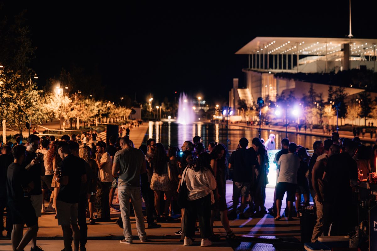 «Sunset Frequencies»: Δροσιστικά cocktails και μουσική δίπλα στο Κανάλι του ΚΠΙΣΝ για 7 Τετάρτες
