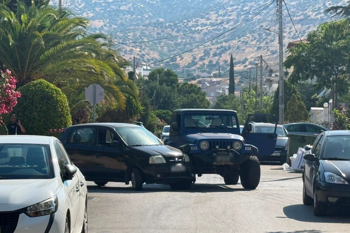 Γλυφάδα: Νέο τροχαίο στη Δημελά, στη διασταύρωση με την Κρίτωνος