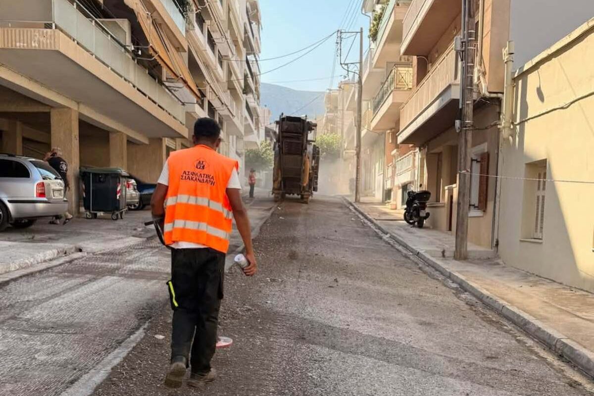 Ηλιούπολη: Ολοκληρώθηκε το έργο βελτίωσης οδικής ασφάλειας σε 20 δρόμους του δήμου