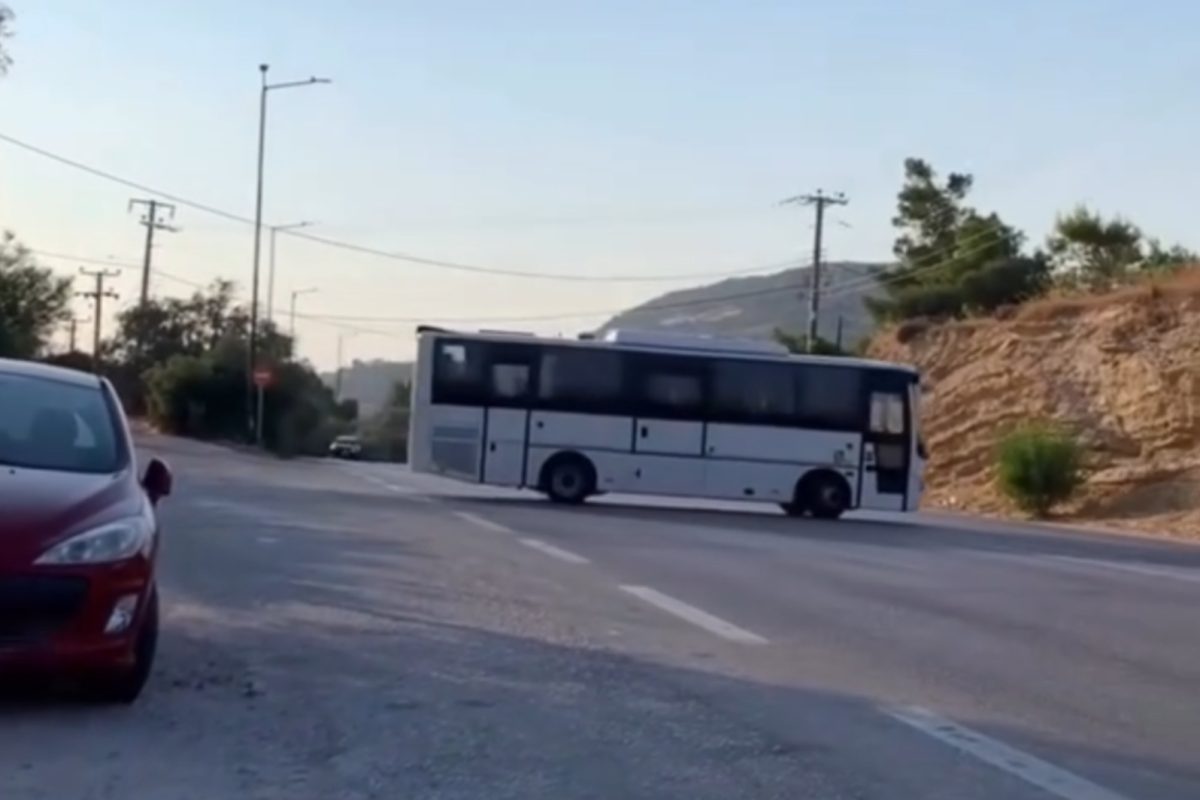 Ταυτοποιήθηκε η οδηγός λεωφορείου που έκανε παράνομη αναστροφή στην Αθηνών-Σουνίου