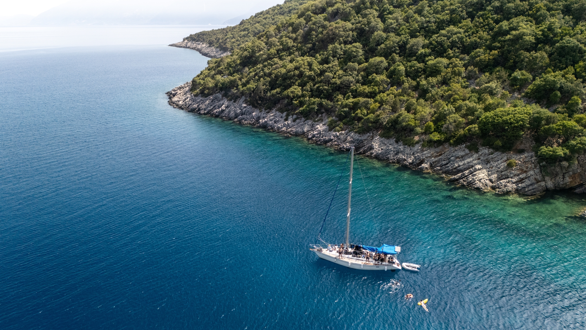 Πώς είναι να κάνεις διακοπές με ιστιοπλοϊκό