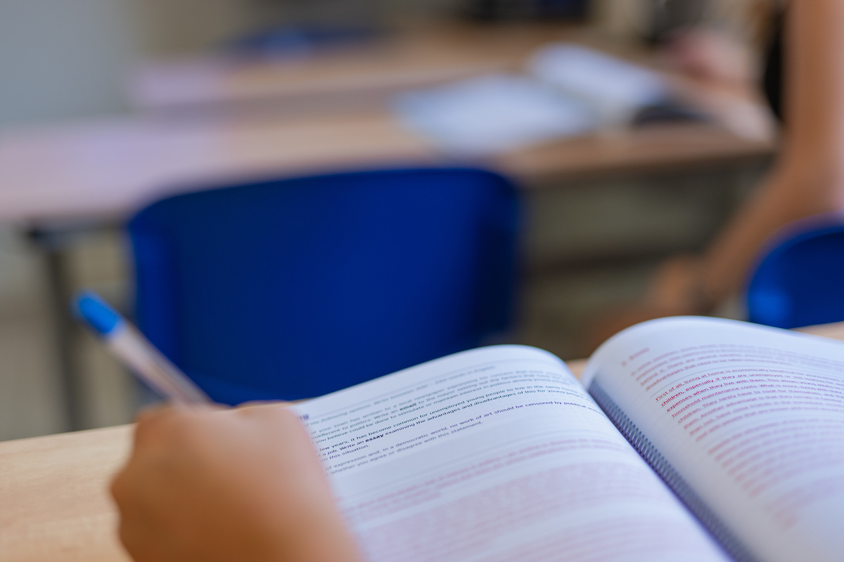Ανακαλύψαμε το κέντρο ξένων γλωσσών στα Νότια που απευθύνεται μόνο σε ενήλικες