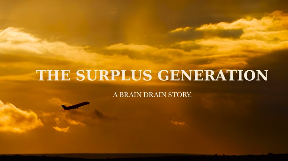 «The Surplus Generation»: Το ντοκιμαντέρ που μετατρέπει τους αριθμούς του brain drain σε ανθρώπινες ιστορίες