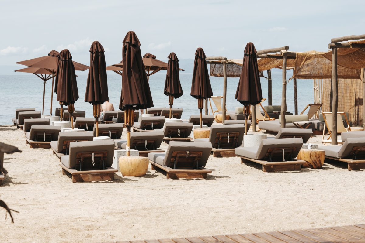 THE C BEACH: Ένα τελευταίο all-day party δίπλα στη θάλασσα αυτή την Κυριακή στη Βούλα