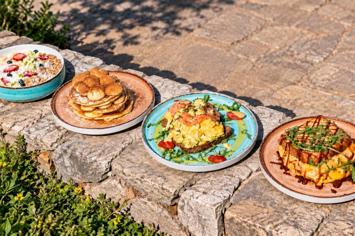 Το Abby brunch στην Αργυρούπολη ανανεώνεται: Νέες γεύσεις, φωτεινά vibes και γενναιόδωρες μερίδες