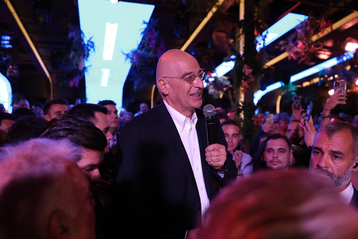 «Επίδειξη ισχύος» Δένδια στον Άλιμο: Λαοθάλασσα στο Akanthus παραμονές των γενεθλίων της ΝΔ