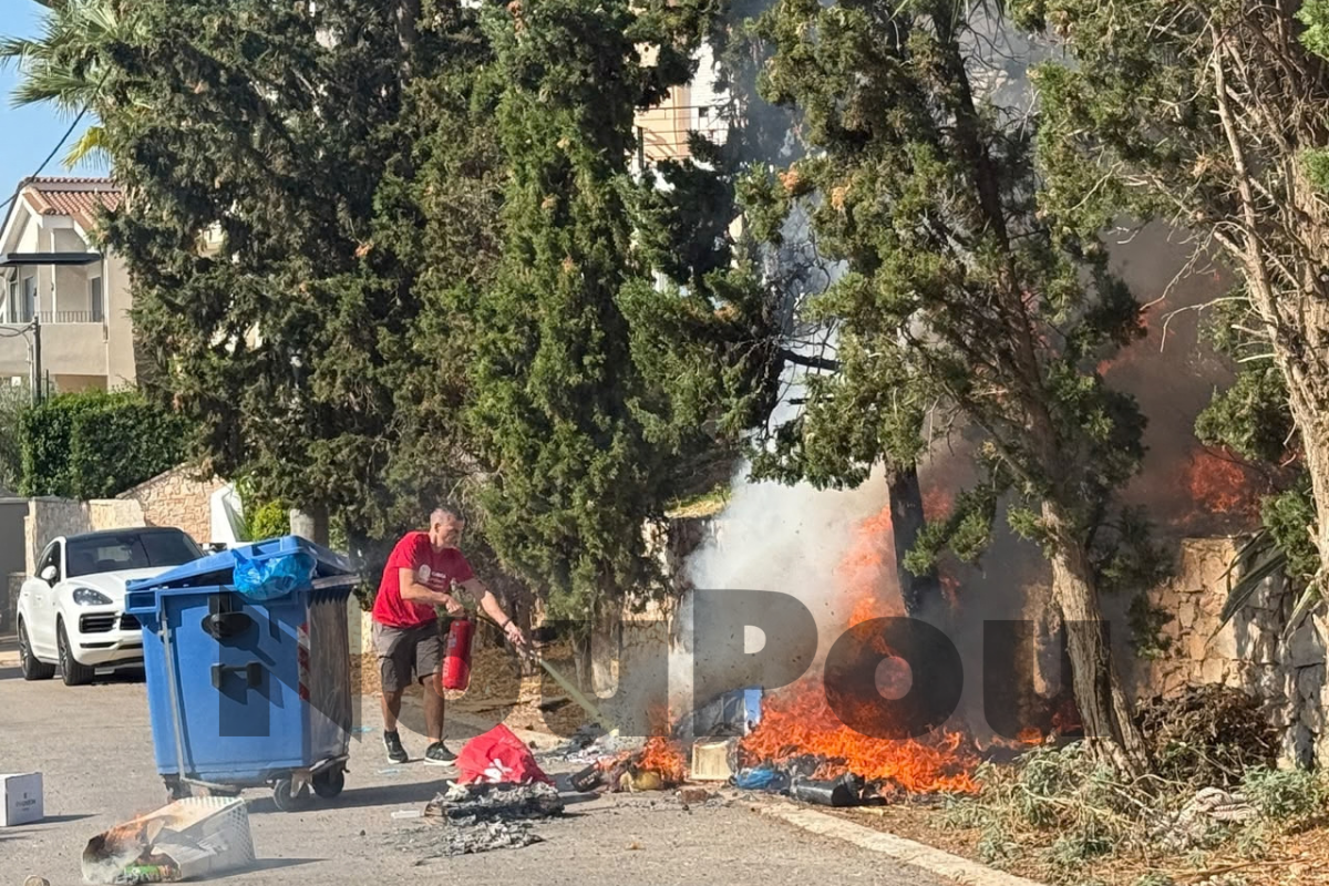 Φωτιά στο Πανόραμα Βούλας: Άμεση η επέμβαση της Πυροσβεστικής